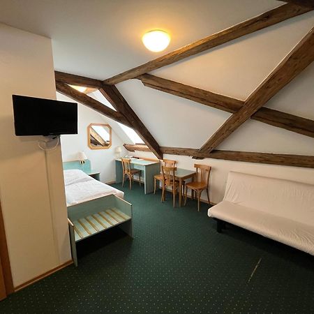 Adalbert Ecohotel Прага Екстериор снимка