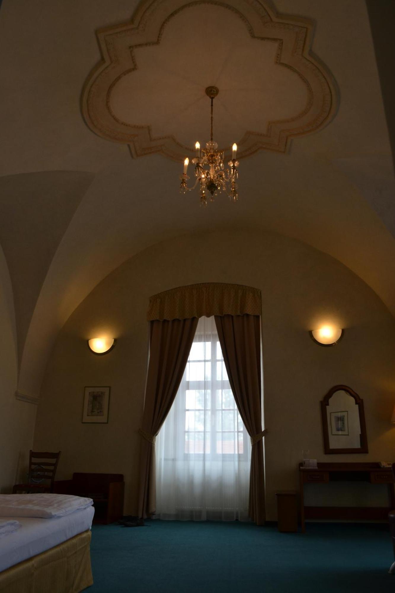 Adalbert Ecohotel Прага Екстериор снимка