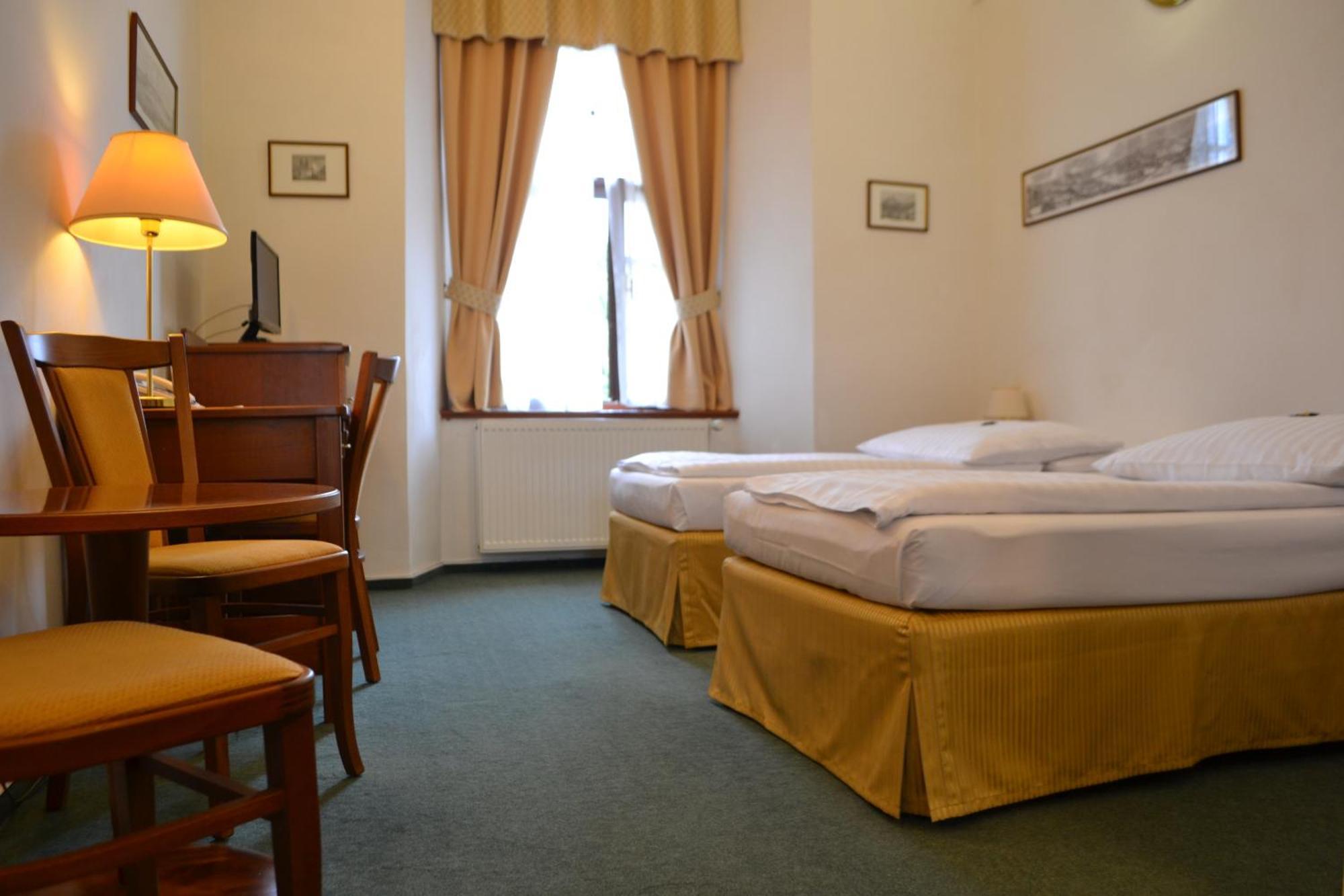 Adalbert Ecohotel Прага Екстериор снимка