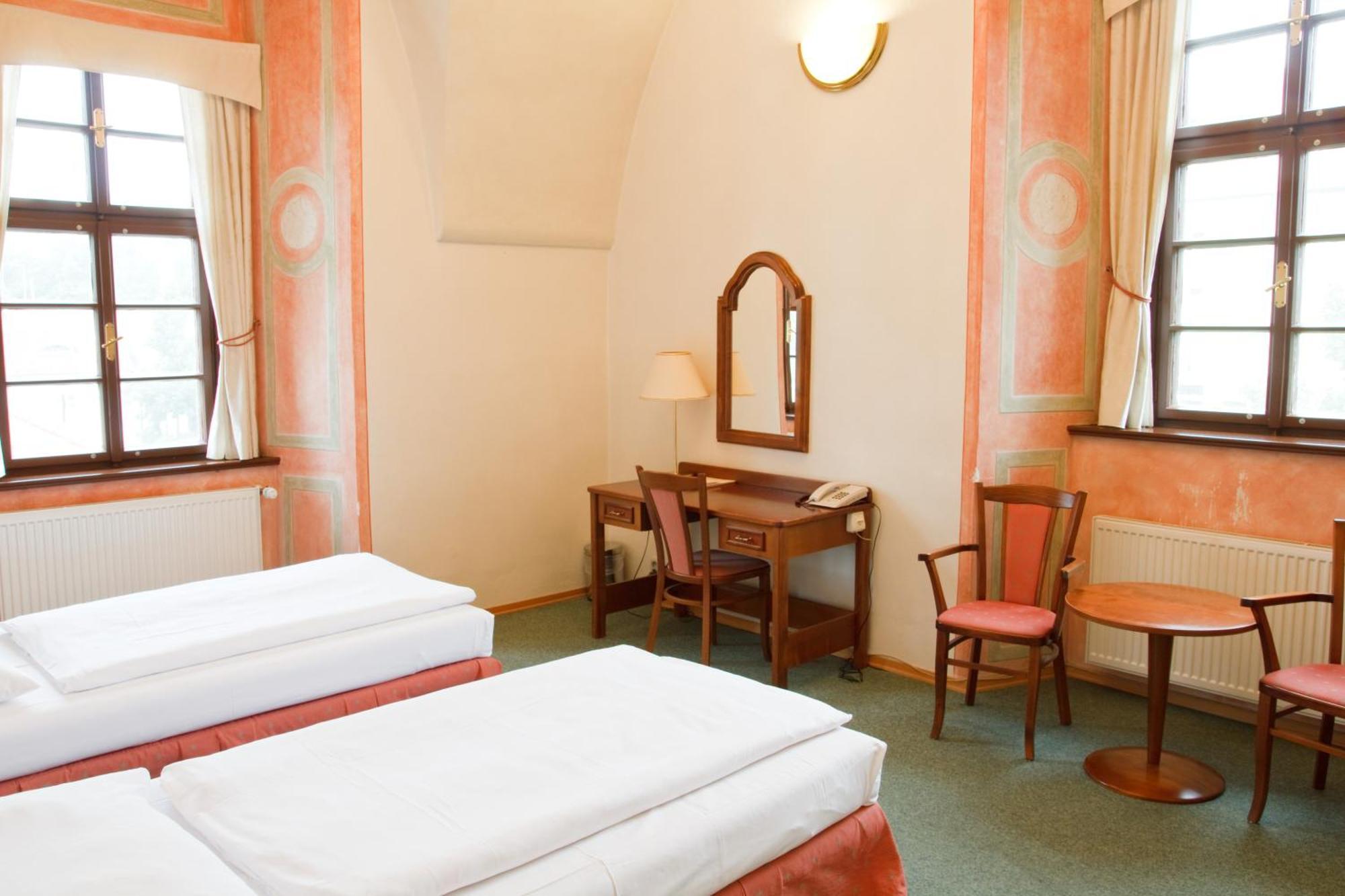 Adalbert Ecohotel Прага Екстериор снимка