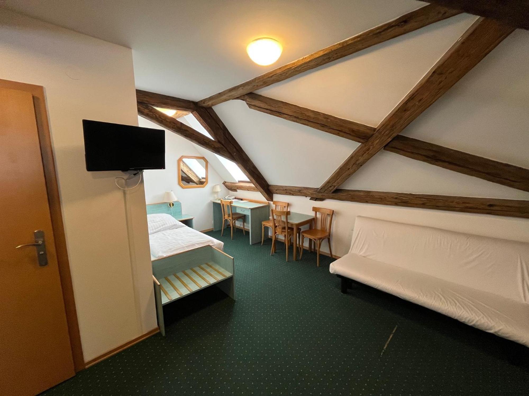 Adalbert Ecohotel Прага Екстериор снимка