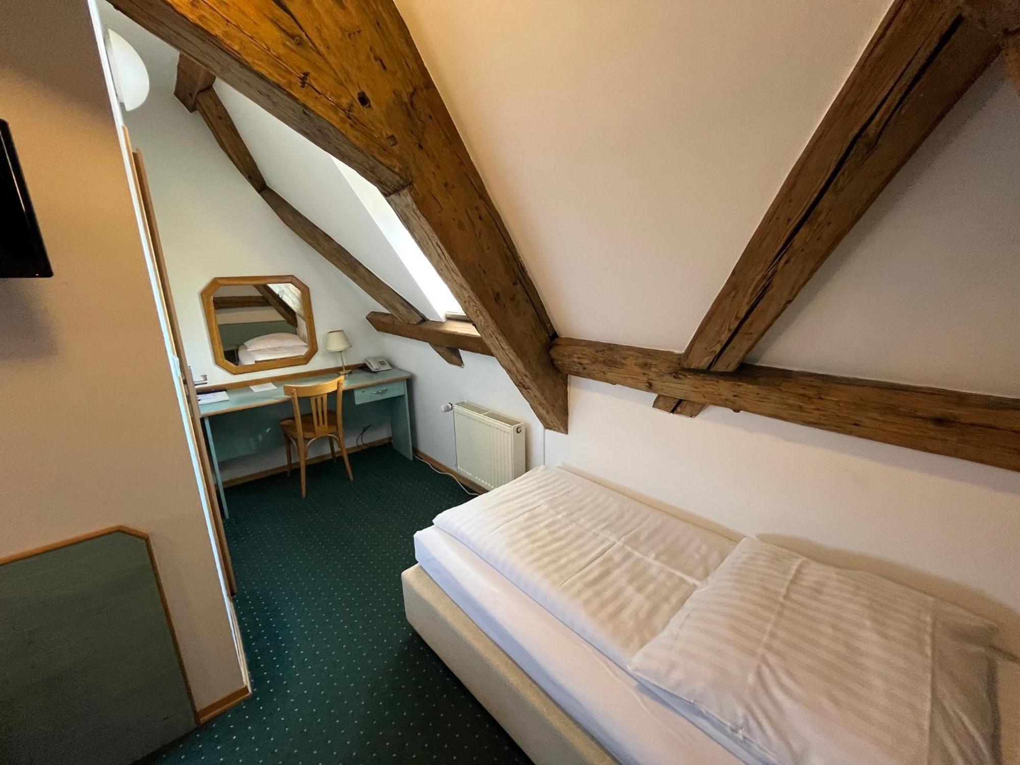 Adalbert Ecohotel Прага Екстериор снимка