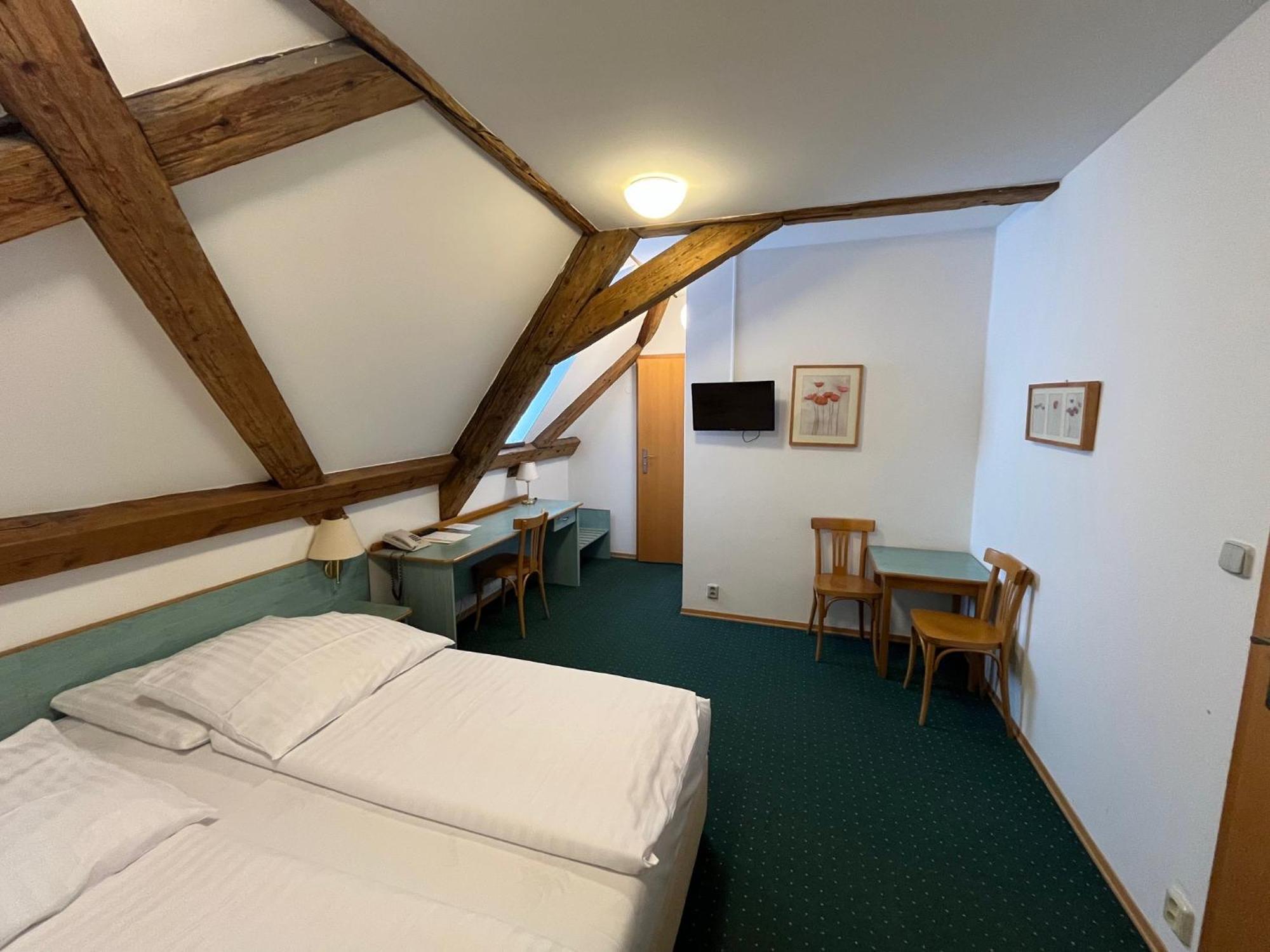 Adalbert Ecohotel Прага Екстериор снимка
